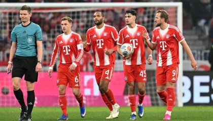 kaiyun-德甲-乌尔比希送礼 拜仁1-2奥格斯堡遭遇赛季首败